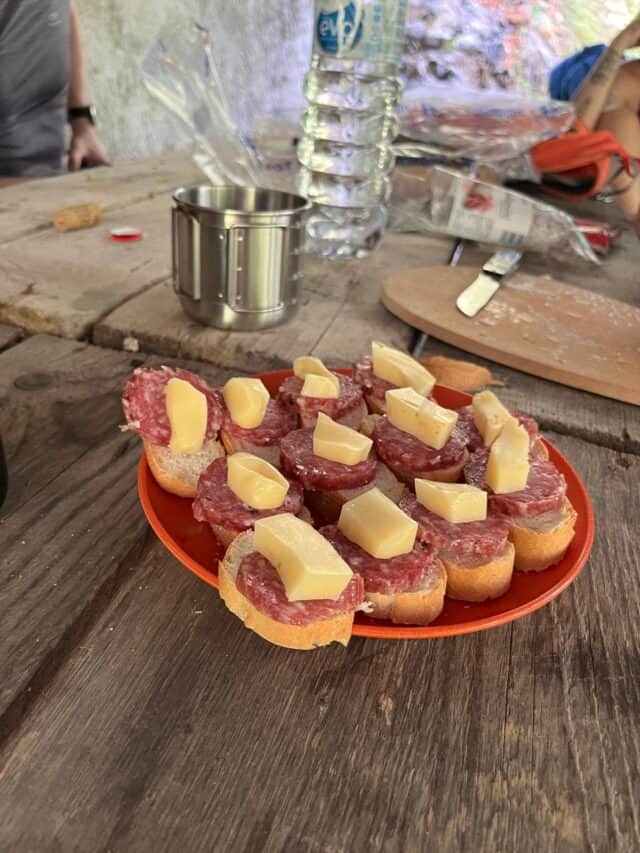 Agoto oltre le nuvole in tenda sulle apuane (11)