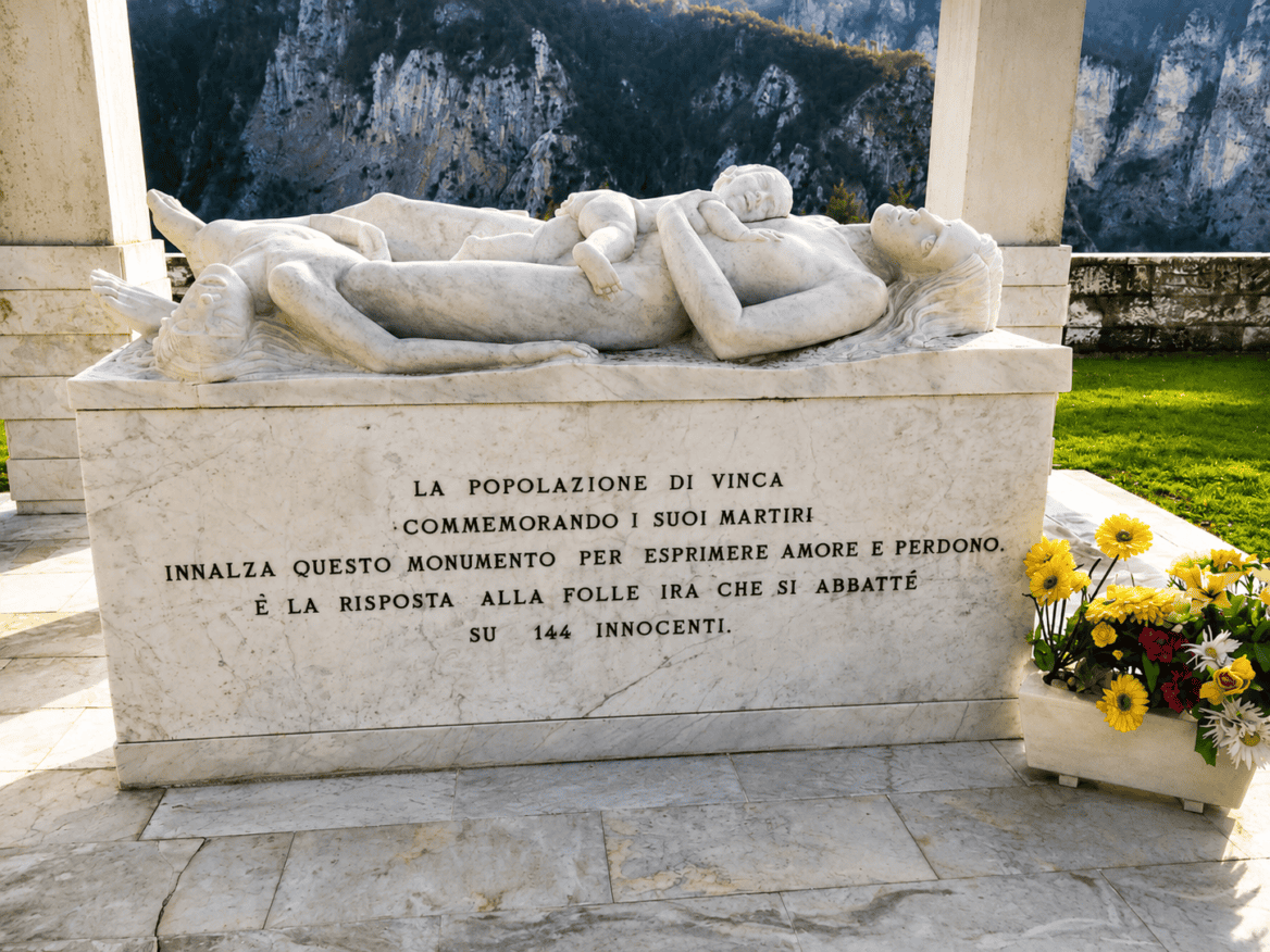 Statua eccidio di vinca